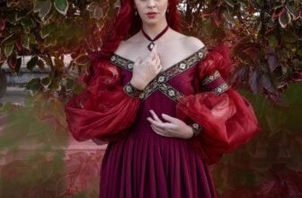 10 Beautiful Medieval Clothes for Weddings, Ren Gala’s & Festivals