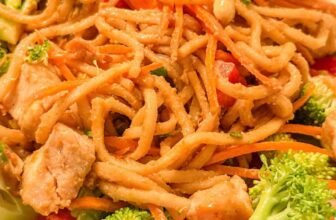 Spicy Peanut Noodles – Foodology Geek